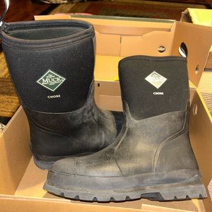 Unisex Muck boots, mid calf